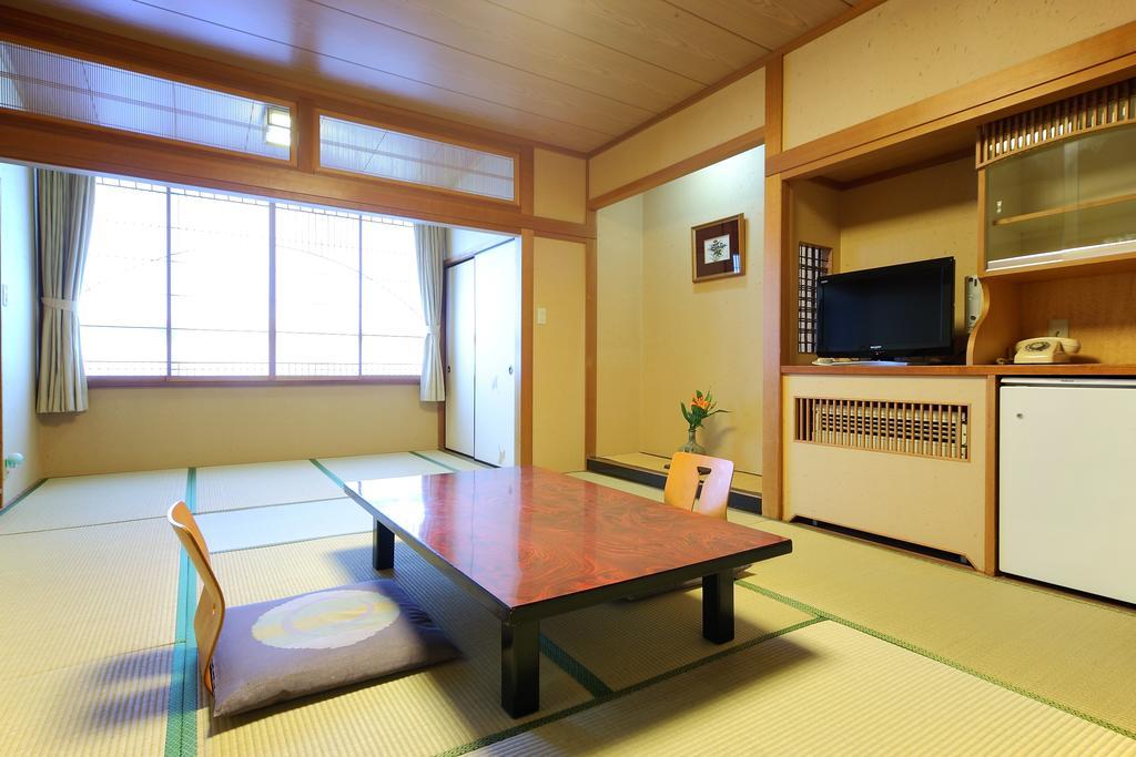 Hotel Awara Onsen Hot Spring Koubou Gurabaatei Zimmer foto