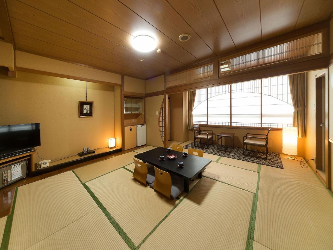 Hotel Awara Onsen Hot Spring Koubou Gurabaatei Exterior foto